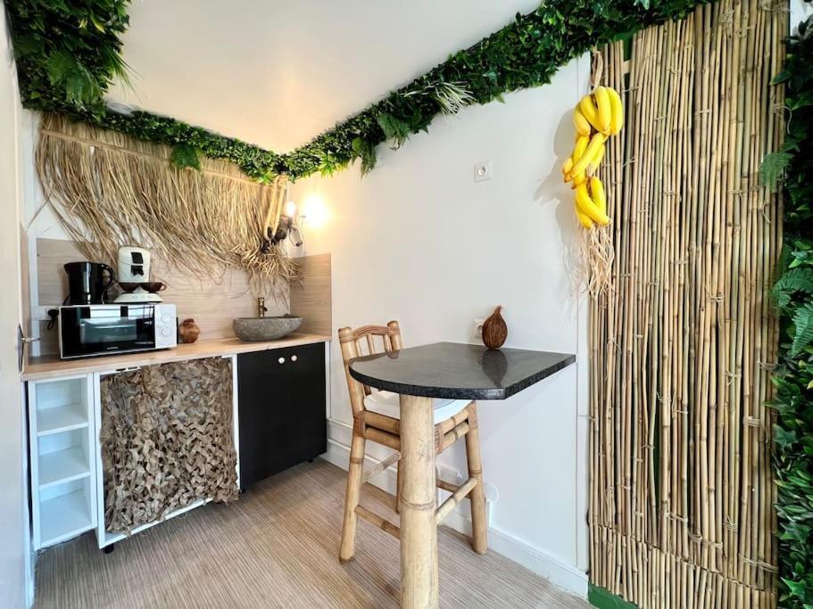 Nuit Dans La Jungle - Love Room Souppes-sur-Loing Exterior foto