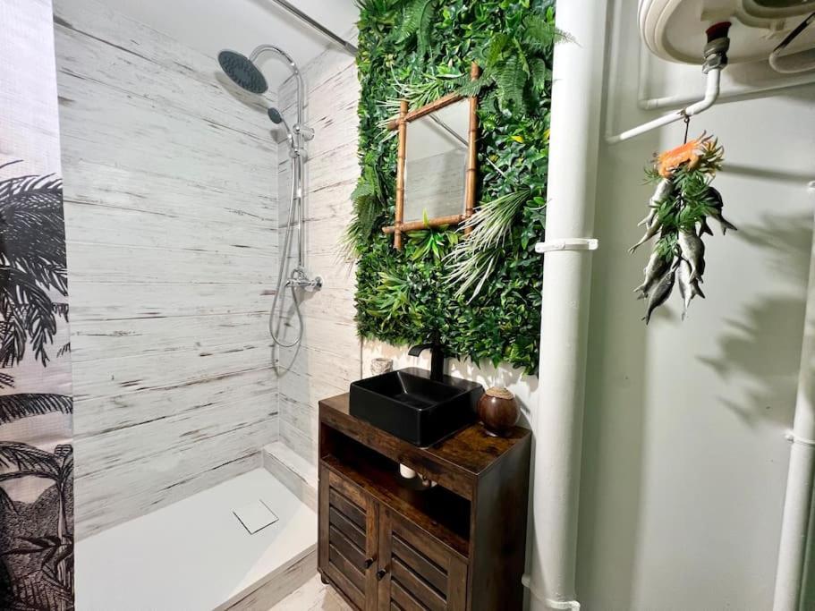Nuit Dans La Jungle - Love Room Souppes-sur-Loing Exterior foto